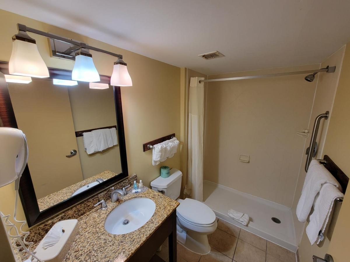 Quality Flamingo Inn 3*