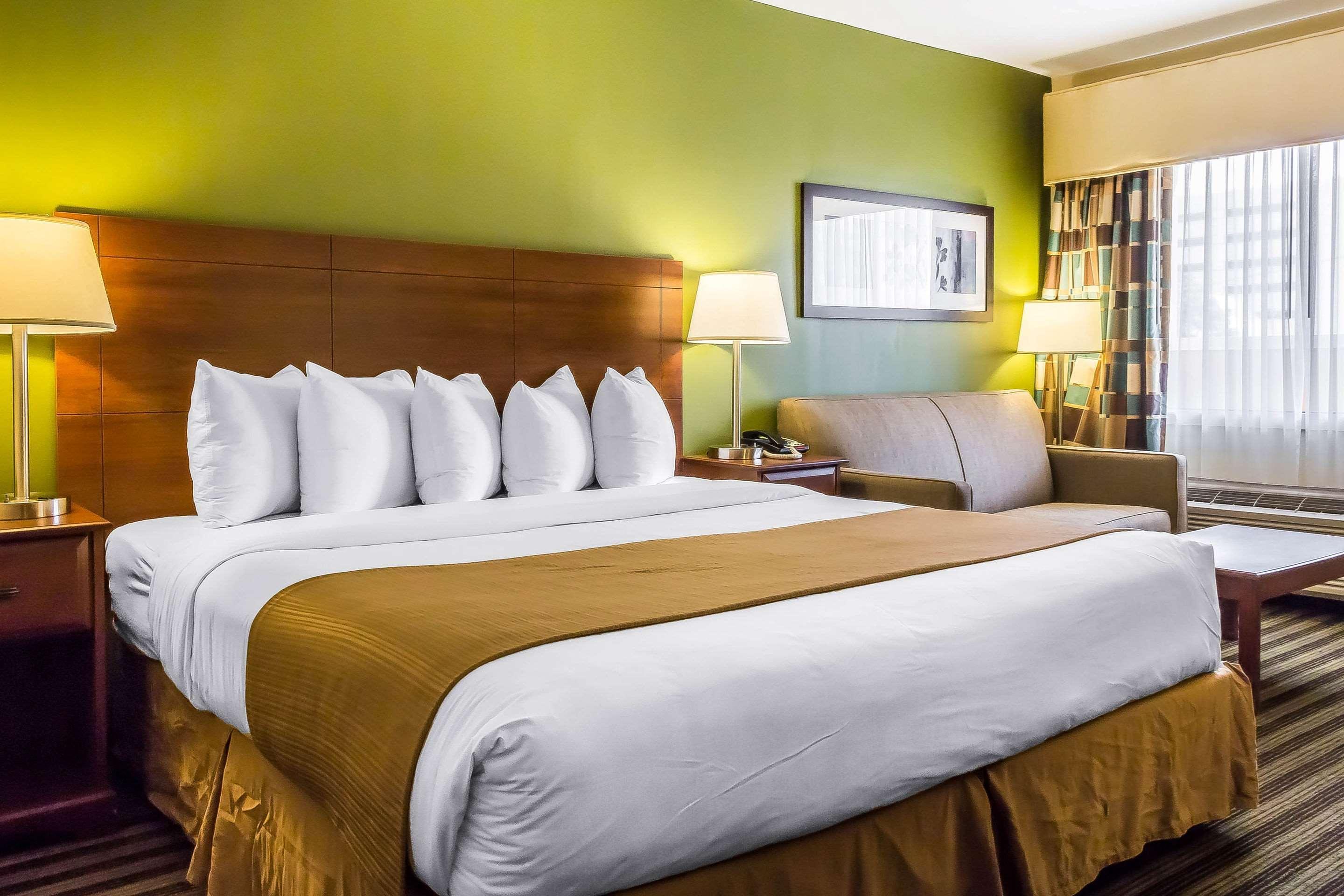 Quality Flamingo Inn 3*
