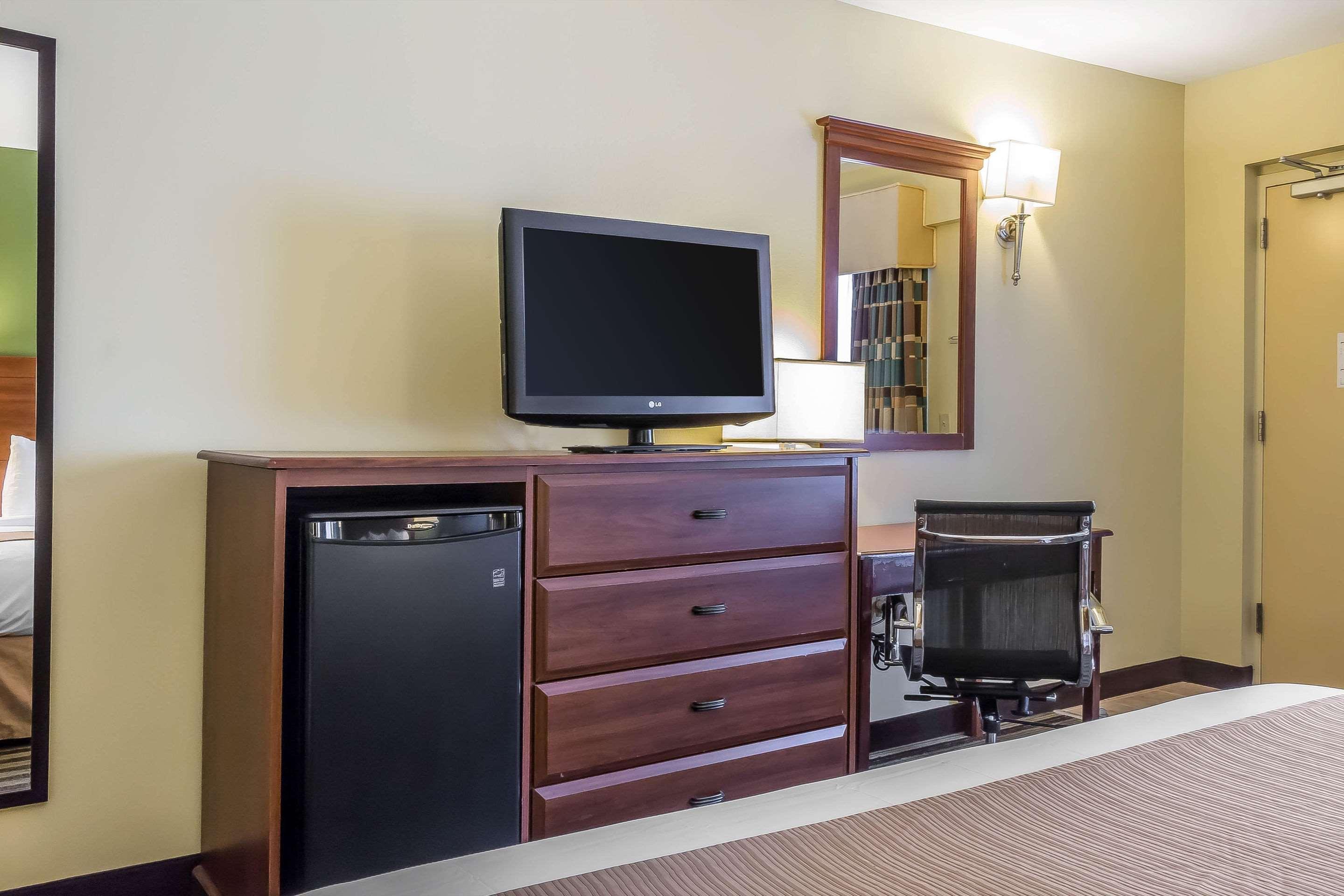 Quality Flamingo Inn 3*